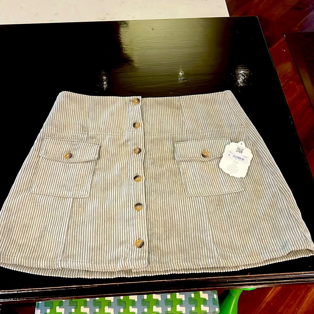 Brand new with tags altard state corduroy skirt in a grey color.